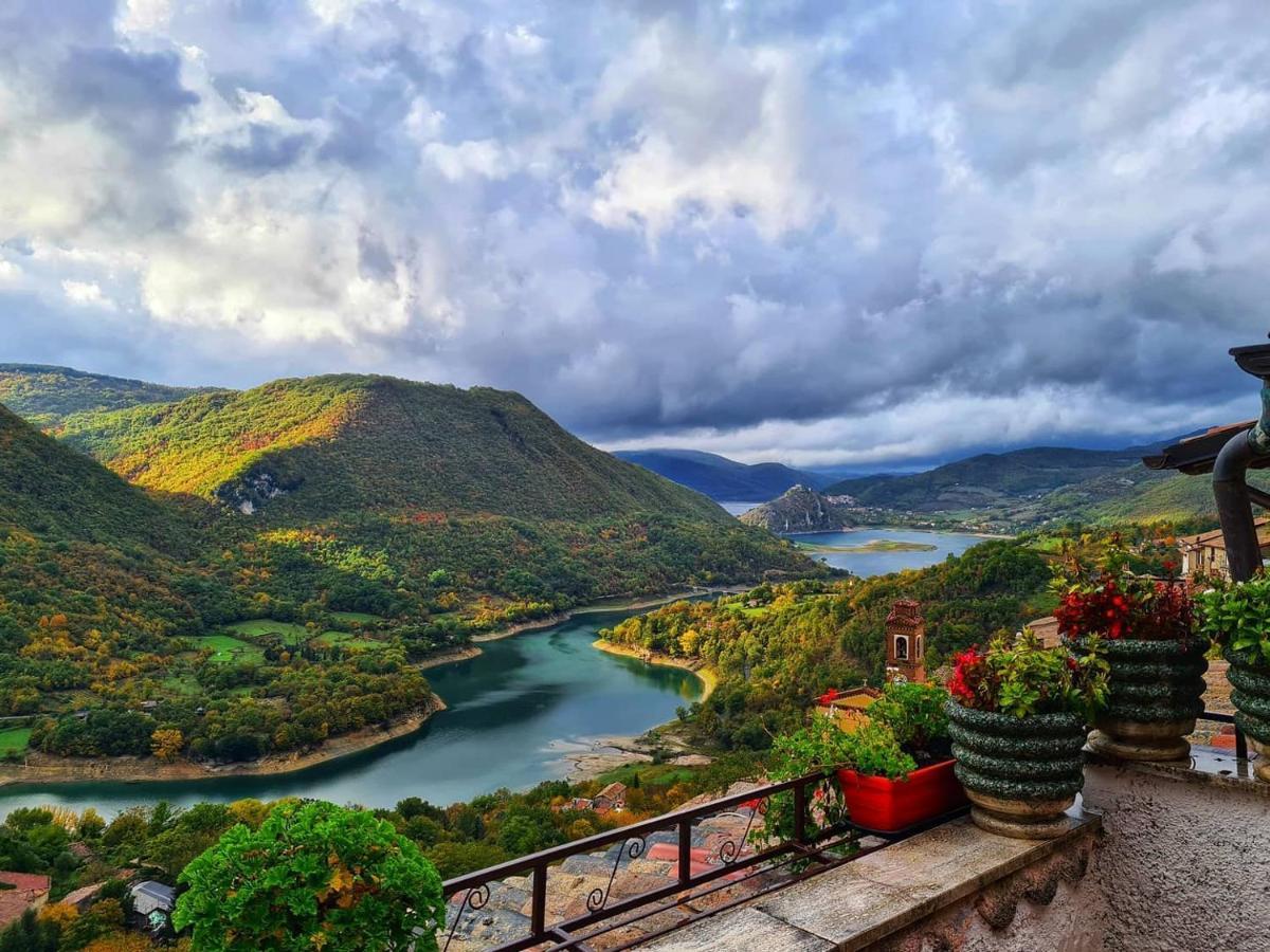 La Casa Sul Fiordo Lago Del Turano Paganico Sabino ภายนอก รูปภาพ